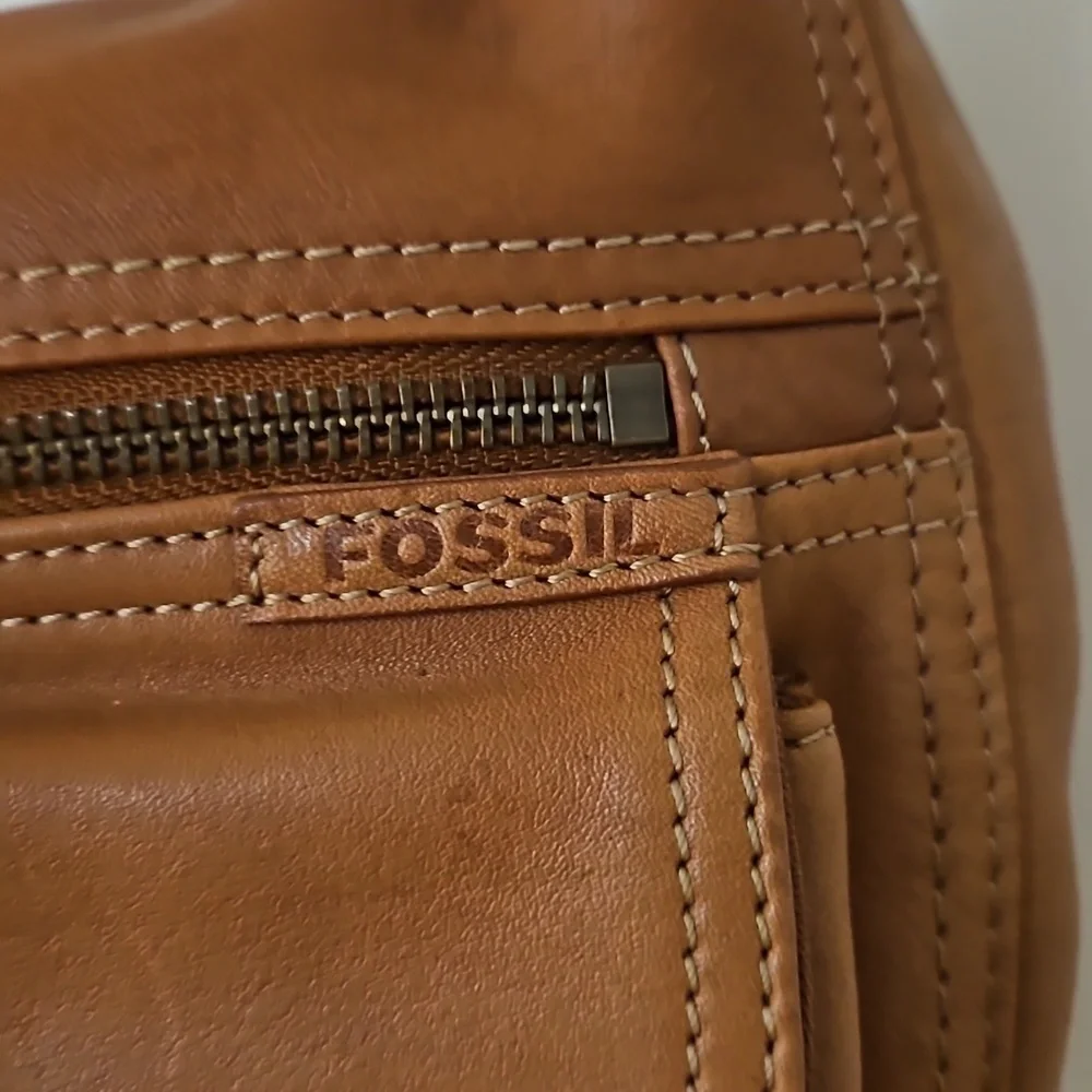 VTG FOSSIL 1980s Camel Leather Shoulder Bag